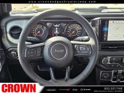 Jeep Gladiator Sport S 4x4 2026 — side view