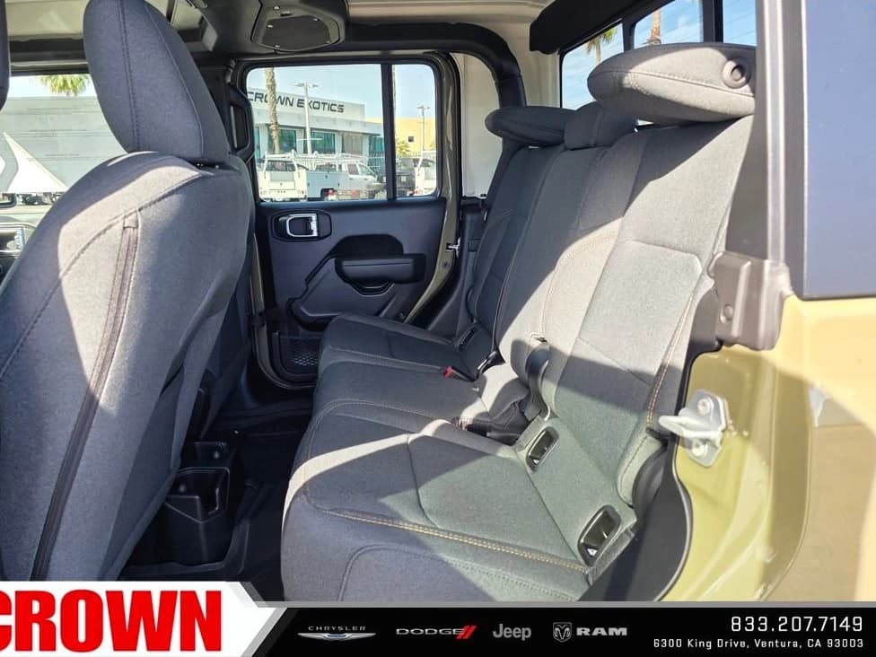 Jeep Gladiator Sport S 4x4 2026 — side view