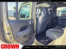 Jeep Gladiator Sport S 4x4 2026 — side view