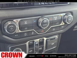 Jeep Gladiator Sport S 4x4 2026 — side view