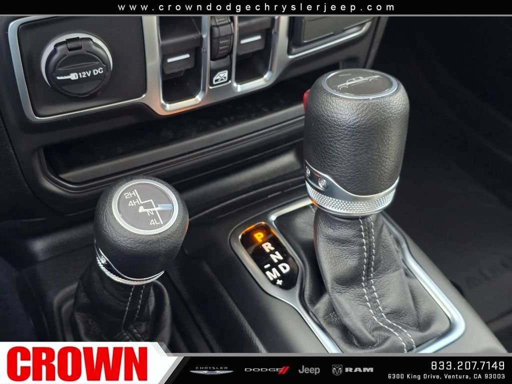 Jeep Gladiator Sport S 4x4 2026 — side view