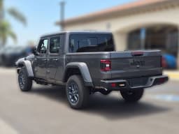 Jeep Gladiator 85th Anniversary Edition 4x4 2026 — side view