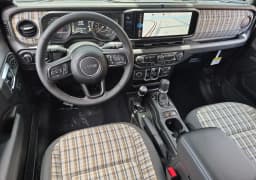 Jeep Gladiator 85th Anniversary Edition 4x4 2026 — side view