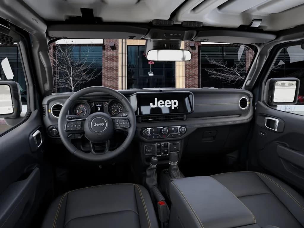 Jeep Gladiator Sahara 4x4 2026 — side view