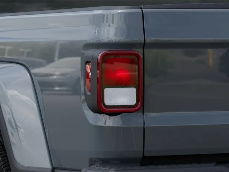 Jeep Gladiator Sahara 4x4 2026 — side view