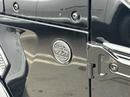 Jeep Gladiator Sport S 4x4 2026 — side view