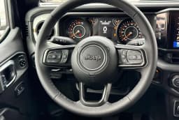 Jeep Gladiator Sport S 4x4 2026 — side view