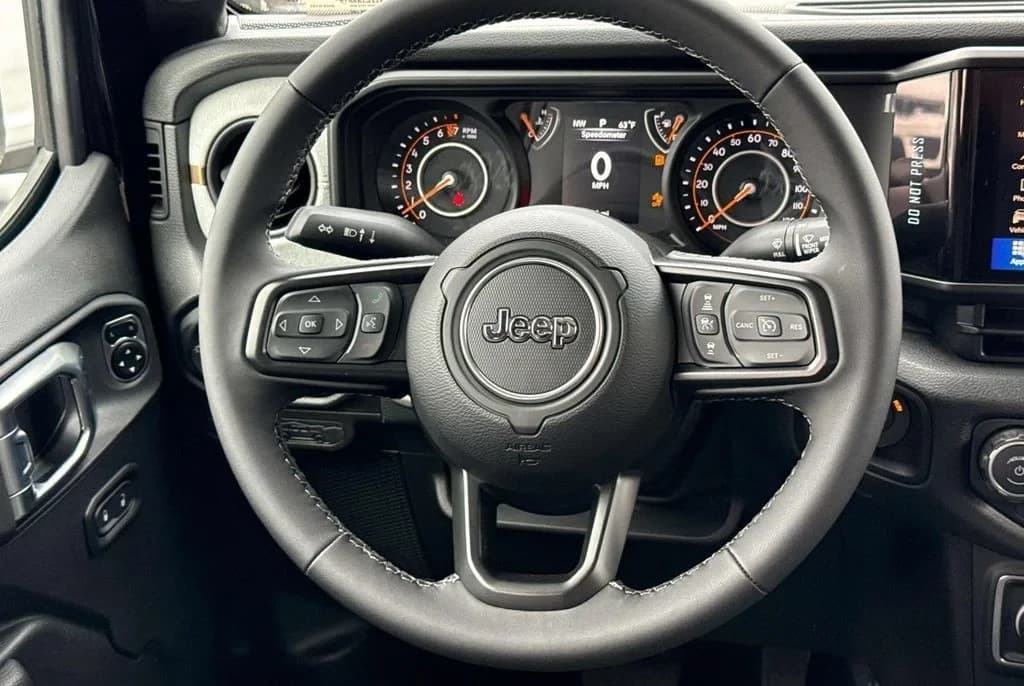 Jeep Gladiator Sport S 4x4 2026 — side view
