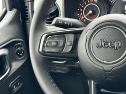 Jeep Gladiator Sport S 4x4 2026 — side view