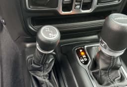 Jeep Gladiator Sport S 4x4 2026 — side view