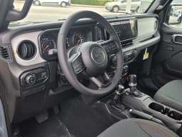 Jeep Gladiator Willys 4x4 2026 — side view