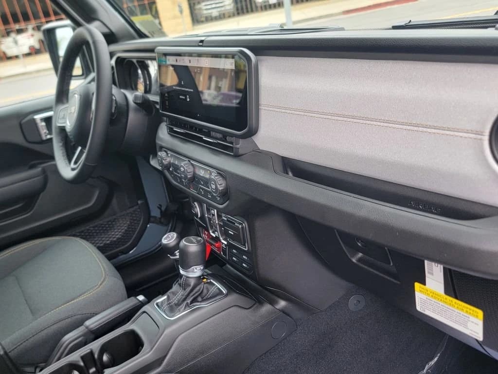 Jeep Gladiator Willys 4x4 2026 — side view
