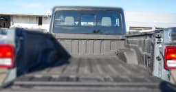Jeep Gladiator Sport 4x4 2026 — side view