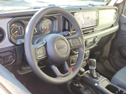 Jeep Gladiator Willys 4x4 2026 — side view