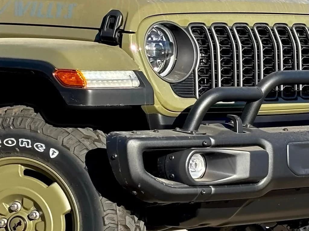 Jeep Gladiator Willys 41 4x4 2026 — side view