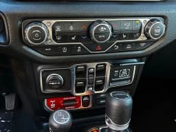 Jeep Gladiator Willys 41 4x4 2026 — side view