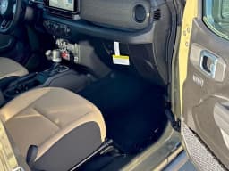 Jeep Gladiator Willys 41 4x4 2026 — side view