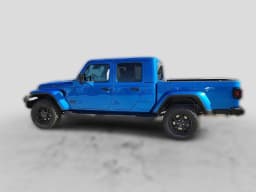 Jeep Gladiator Texas Trail 4x4 2026 — side view