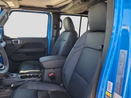 Jeep Gladiator Texas Trail 4x4 2026 — side view