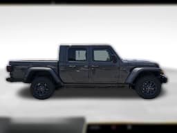 Jeep Gladiator 85th Anniversary Edition 4x4 2026 — side view