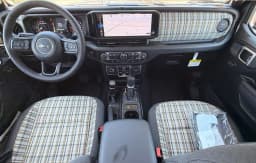 Jeep Gladiator 85th Anniversary Edition 4x4 2026 — side view