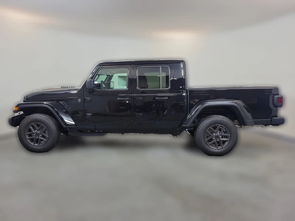 Jeep Gladiator Sport S 4x4 2026 — side view