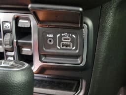 Jeep Gladiator Sport S 4x4 2026 — side view