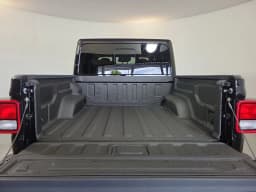 Jeep Gladiator Sport S 4x4 2026 — side view