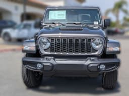 Jeep Gladiator Sport S 4x4 2026 — side view