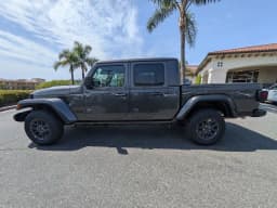 Jeep Gladiator Sport S 4x4 2026 — side view