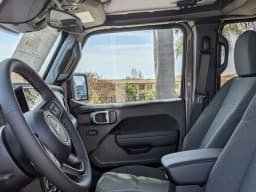Jeep Gladiator Sport S 4x4 2026 — side view