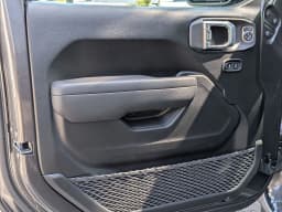 Jeep Gladiator Sport S 4x4 2026 — side view