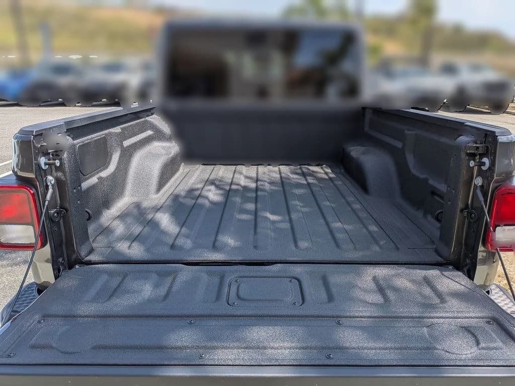 Jeep Gladiator Sport S 4x4 2026 — side view