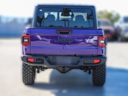 Jeep Gladiator Willys 4x4 2026 — side view