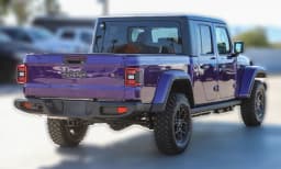 Jeep Gladiator Willys 4x4 2026 — side view