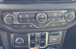 Jeep Gladiator Sport S 4x4 2026 — side view
