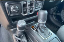 Jeep Gladiator Sport S 4x4 2026 — side view