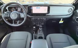 Jeep Gladiator Sport S 4x4 2026 — side view