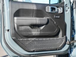 Jeep Gladiator Sport S 4x4 2026 — side view