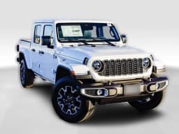 Jeep Gladiator Sahara 4x4 2026 — side view