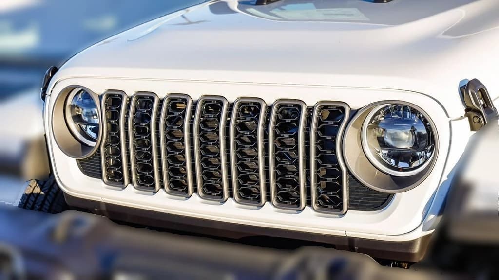 Jeep Gladiator Sahara 4x4 2026 — side view