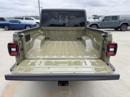 Jeep Gladiator Willys 41 4x4 2026 — side view