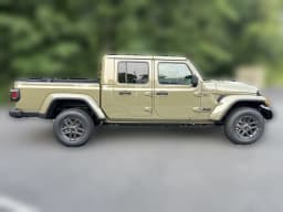 Jeep Gladiator Sport S 4x4 2026 — side view
