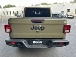 Jeep Gladiator Sport S 4x4 2026 — side view
