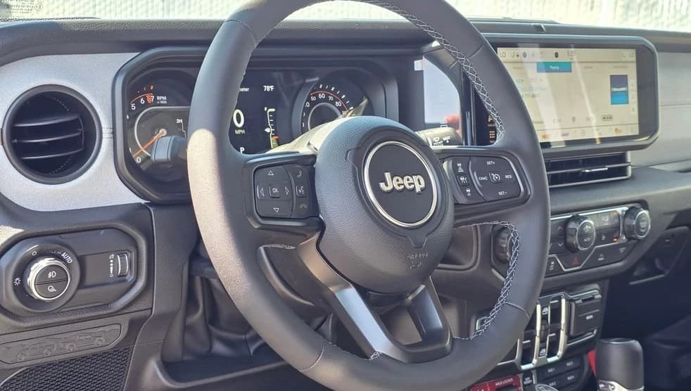 Jeep Gladiator Willys 4x4 2026 — side view