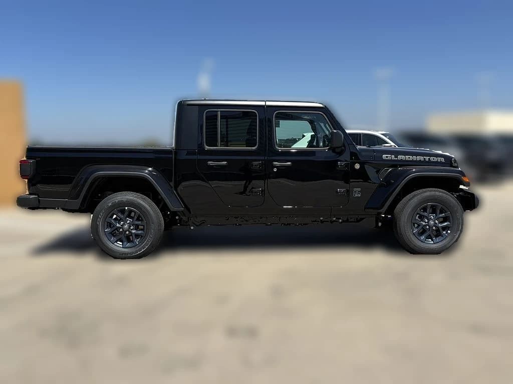 Jeep Gladiator 85th Anniversary Edition 4x4 2026 — side view