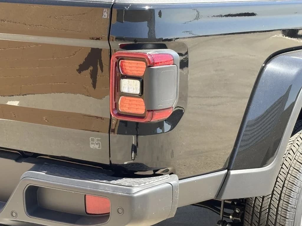 Jeep Gladiator 85th Anniversary Edition 4x4 2026 — side view