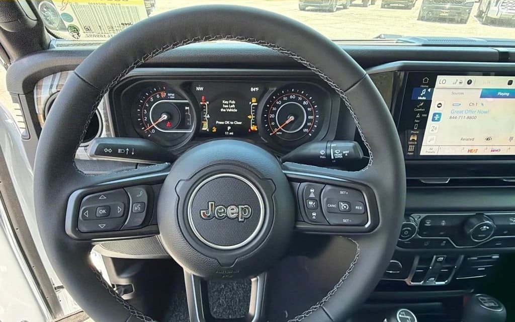 Jeep Gladiator 85th Anniversary Edition 4x4 2026 — side view