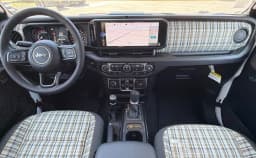 Jeep Gladiator 85th Anniversary Edition 4x4 2026 — side view