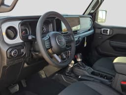 Jeep Gladiator Willys 4x4 2026 — side view